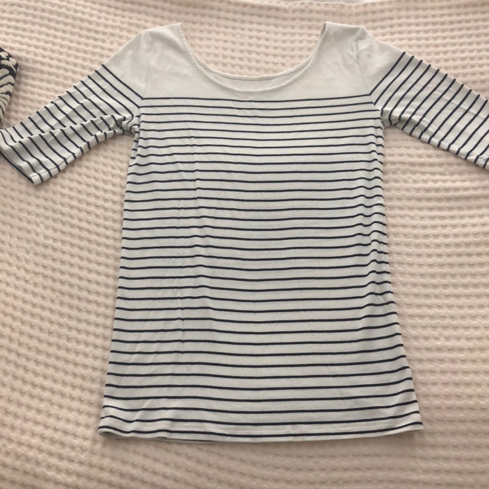 CLEARANCE 👏🏼👏🏼 Ann Taylor Tee